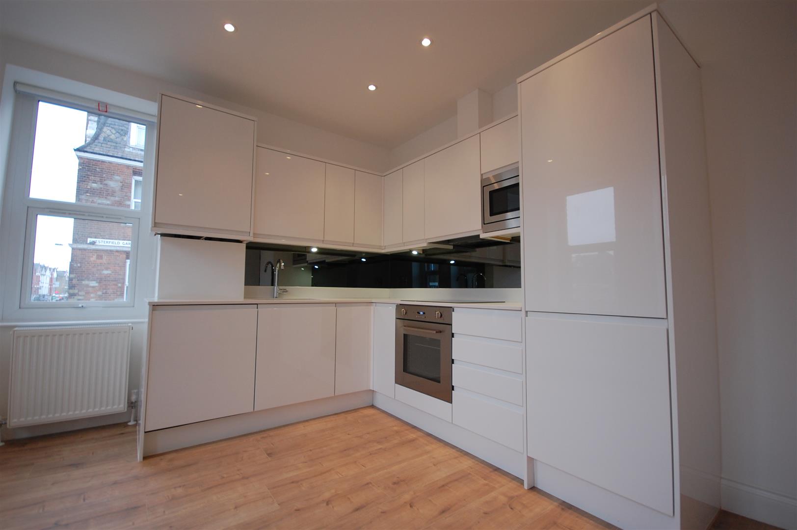 1 bed property in Flat D 34-35 Grand Parade, London